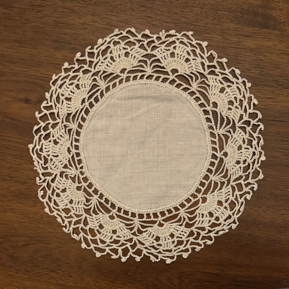 White Linen Lace Doily — Tatting